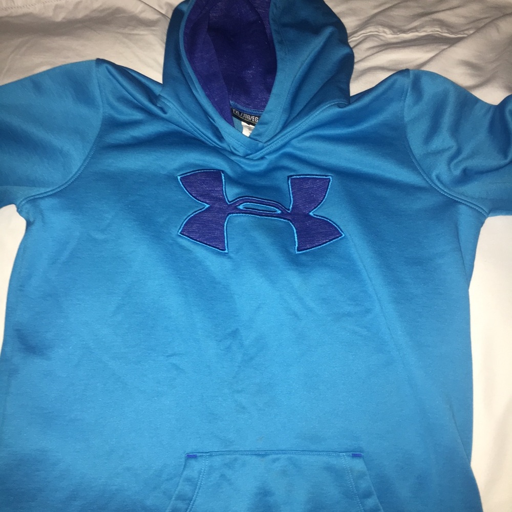 Under Armour sweatshirt